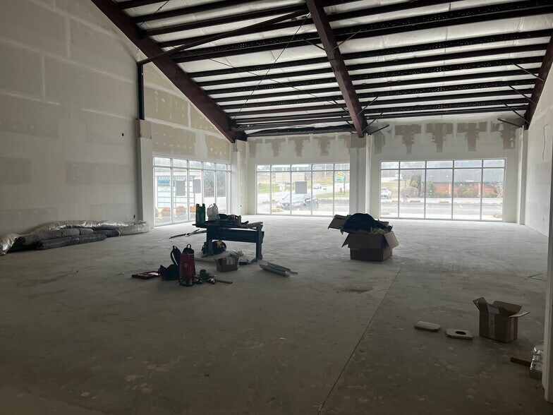 More Photos Of 1202 W Maumee St, Angola Storefront Retail Office For Lease