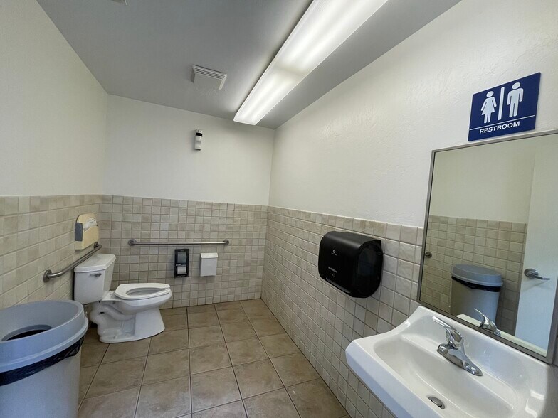 More Photos Of 117-121 Paul Dr, San Rafael Medical For Lease