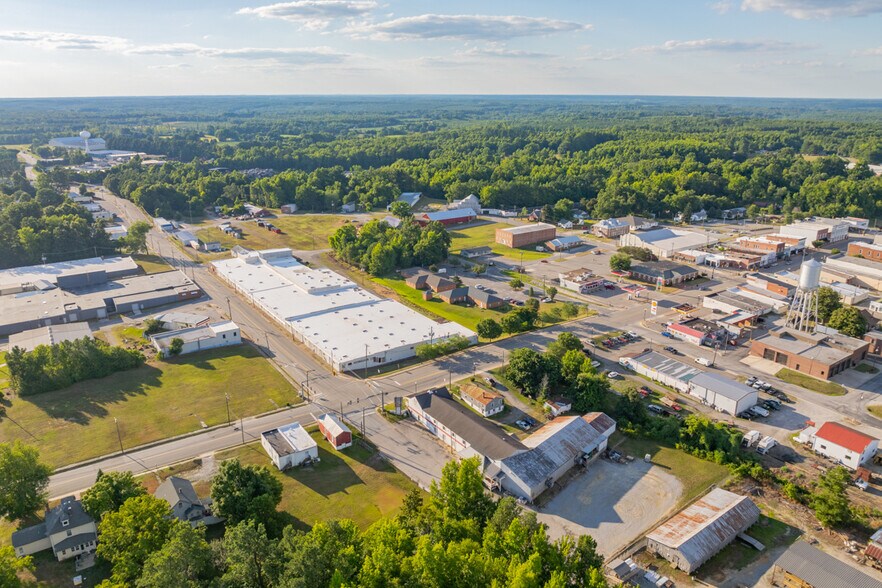 More Photos Of 400-416 S Broad St, Kenbridge Land For Sale