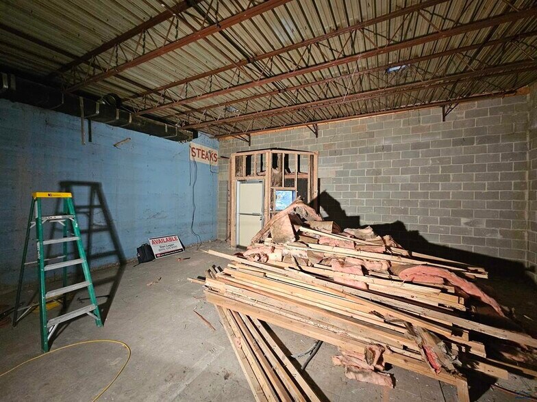 More Photos Of 431 N River St, Hot Springs General Retail For Sale