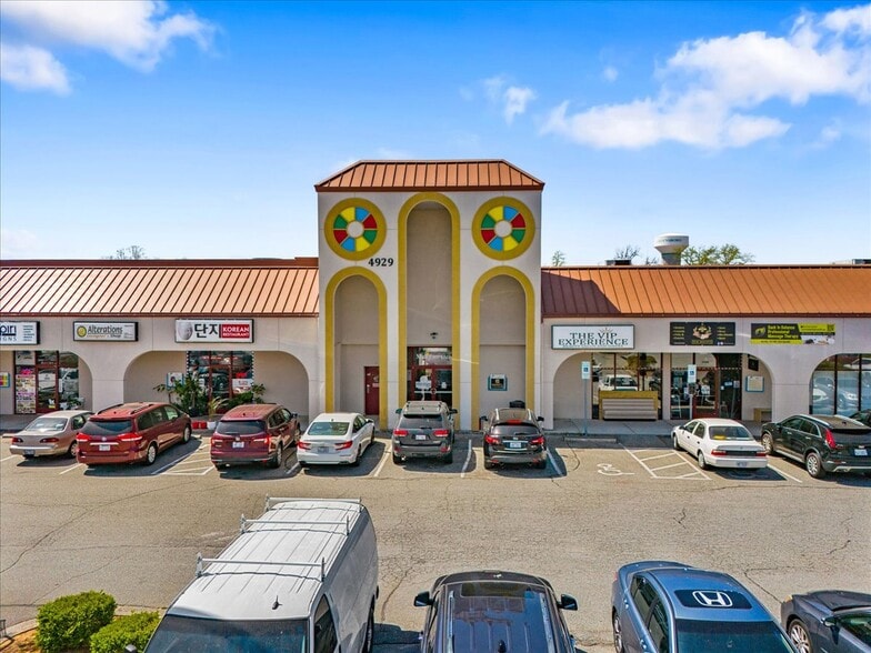More Photos Of 4929 W Market St, Greensboro General Retail For Sale