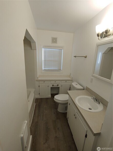 More Photos Of 1700 California Ave S, Long Beach Apartments For Sale