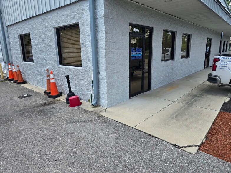 More Photos Of 5605 2nd St W, Lehigh Acres Warehouse For Sale