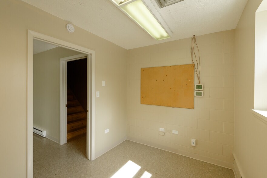 More Photos Of 6250 Jackson Rd, Ann Arbor Freestanding For Lease
