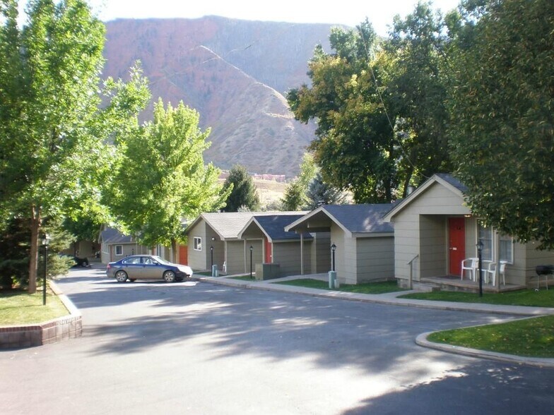 More Photos Of 51637 Highway 6, Glenwood Springs Hotel For Sale