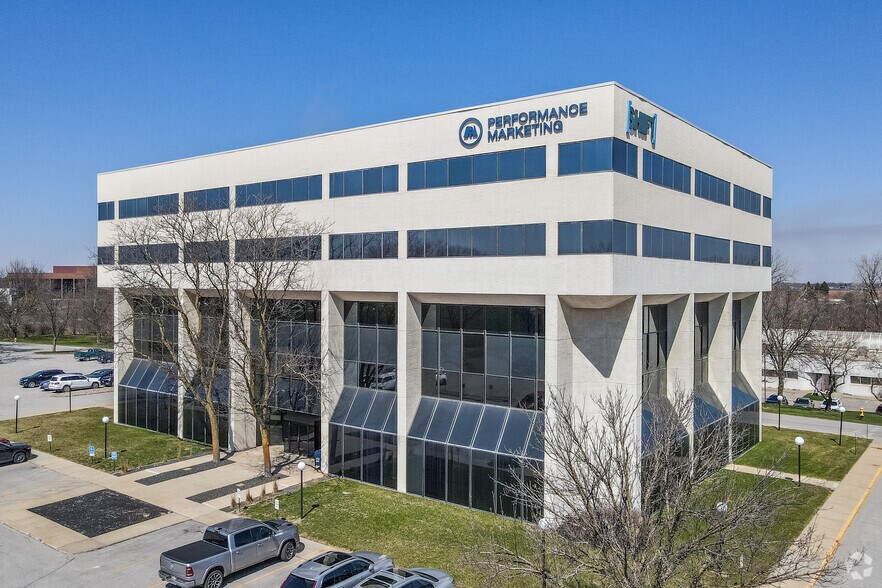 More Photos Of 1501 42nd St, West Des Moines Coworking Space