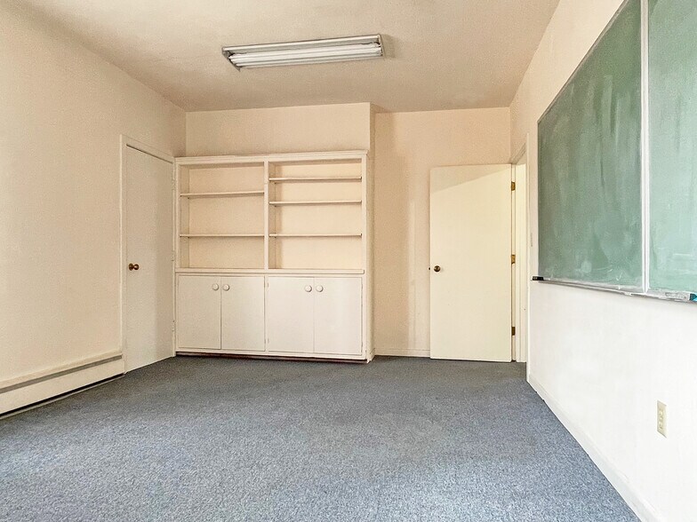 More Photos Of 2616 Dwight Way, Berkeley Schools For Lease