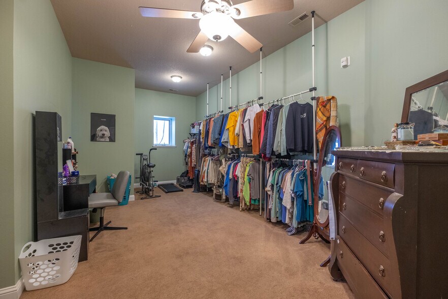 More Photos Of 218 E Main St, Marshalltown Storefront Retail Residential For Sale