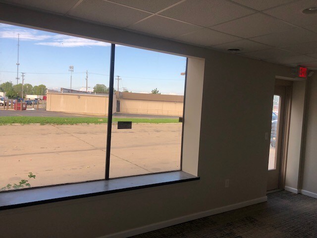 More Photos Of 35468 Groesbeck Hwy, Clinton Township Warehouse For Lease