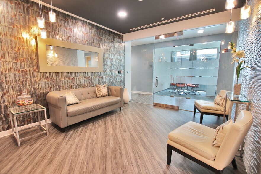 More Photos Of 1395 Brickell Ave, Miami Office Residential For Lease