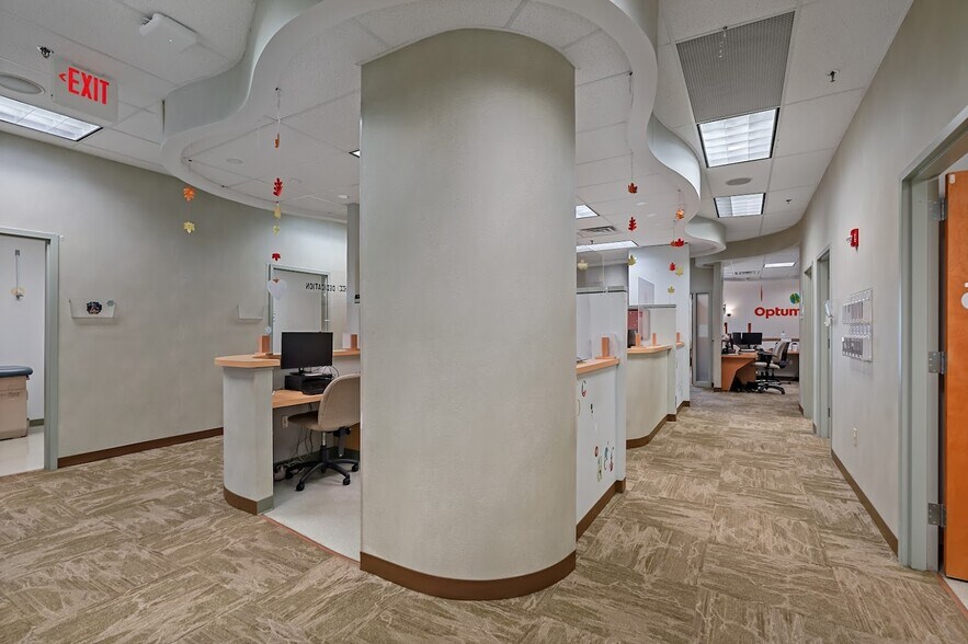 More Photos Of 192 Route 117 by Pass Rd, Bedford Hills Storefront For Lease