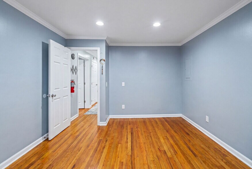 More Photos Of 275 E Henry St, Spartanburg Office Residential For Sale