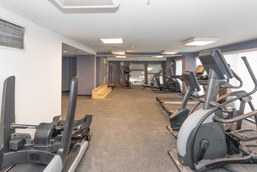 More Photos Of 101 W Fayette St, Baltimore Apartments For Sale