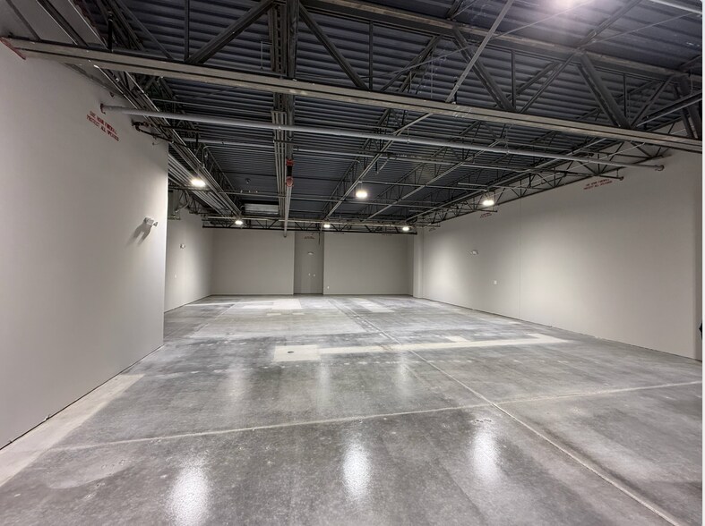 More Photos Of 2975 Breckinridge Blvd, Duluth Industrial For Lease