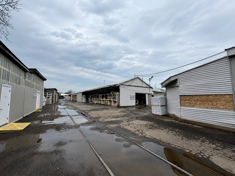 More Photos Of 529-531 Erie W blvd, Rome Industrial For Sale