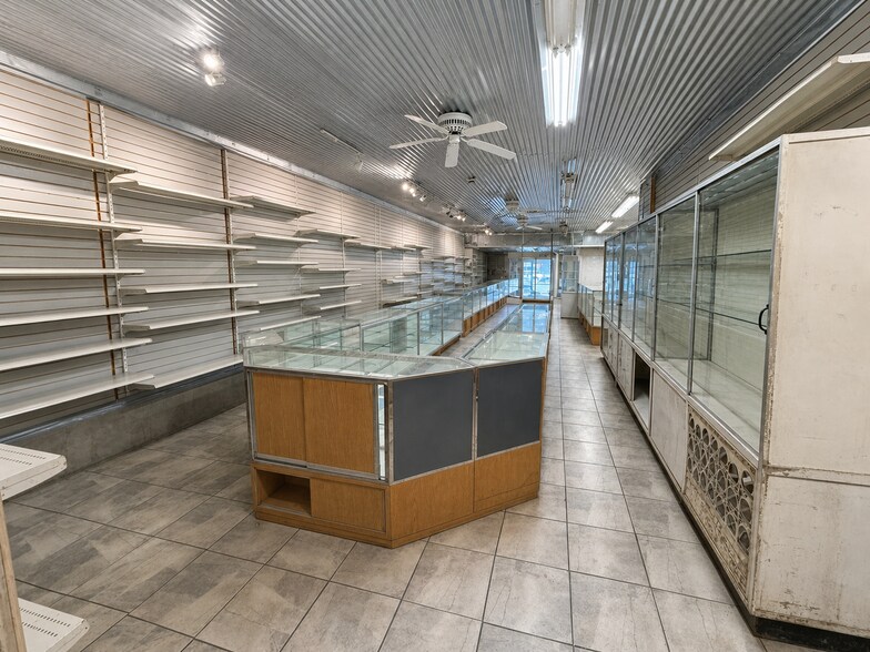 More Photos Of 508 S Broadway, Baltimore Storefront Retail Office For Lease