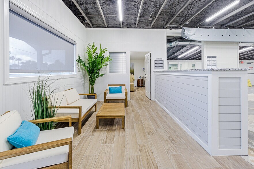 More Photos Of 9073 Heckscher Dr, Jacksonville Storefront Retail Office For Sale