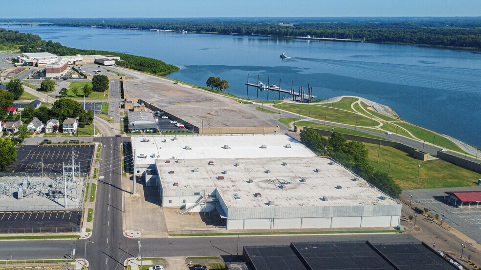 More Photos Of 322 N 3rd St, Paducah Warehouse For Lease