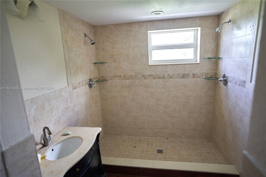 More Photos Of 17701 SW 232nd St, Miami Restaurant For Sale
