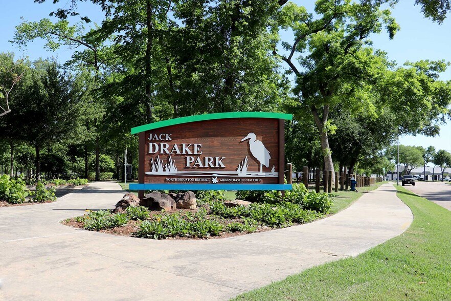 More Photos Of 740 Bradfield Rd, Houston Light Distribution For Lease