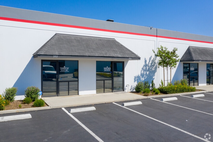 More Photos Of 3619-3735 San Gabriel River Pky, City of Industry Distribution For Lease