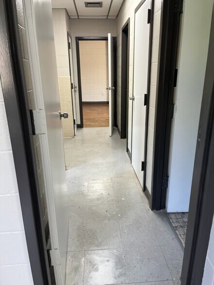 More Photos Of 3787 NW Loop 286, Paris Medical For Sale