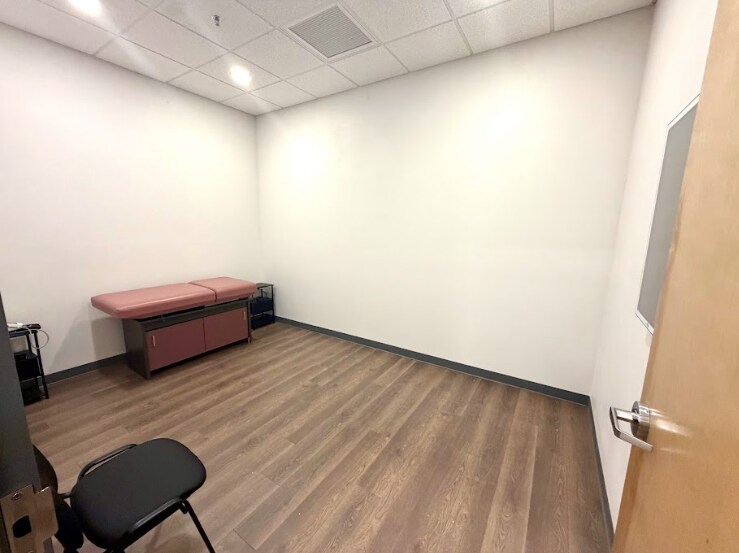 More Photos Of 15815 Shaddock Dr, Winter Garden Office For Lease