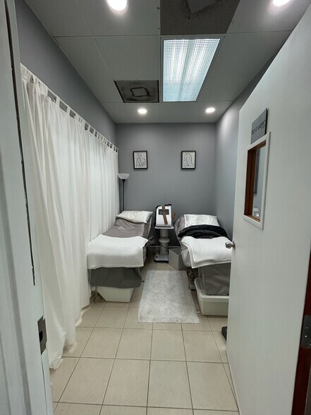 More Photos Of 6645 Vineland Rd, Orlando Medical For Lease