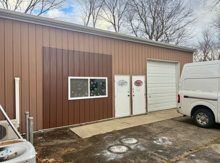 More Photos Of 207 E Kipp Rd, Mason Warehouse For Sale