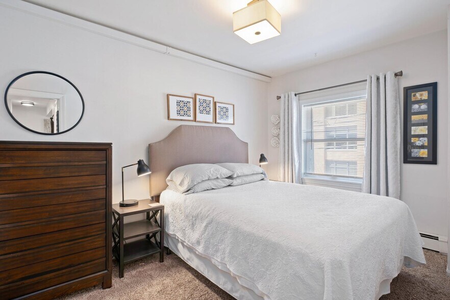 More Photos Of 22 Crescent St, Grand Rapids Apartments For Sale