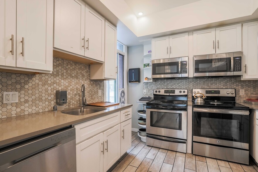 More Photos Of 392 11th St, Oakland Apartments For Sale