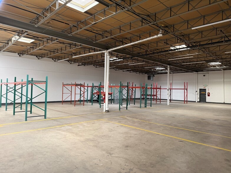 More Photos Of 6035 E 38th Ave, Denver Warehouse For Lease