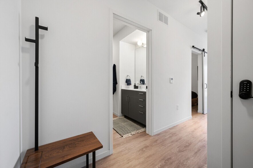 More Photos Of 2640 Nicollet Ave, Minneapolis Apartments For Lease