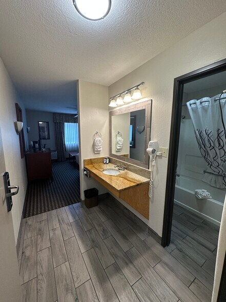 More Photos Of 1011 Rio Grande Ave, Gunnison Hotel For Sale