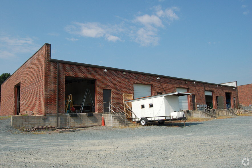 More Photos Of 270 Unionville Indian Trail Rd, Indian Trail Warehouse For Lease
