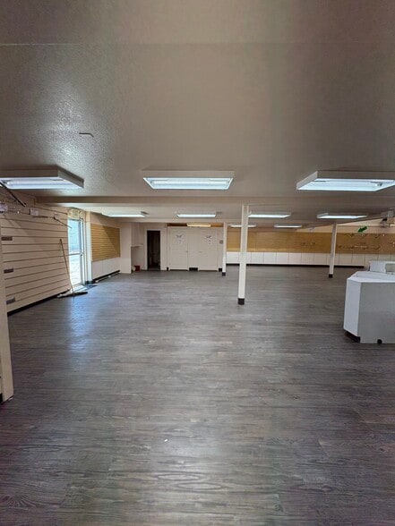 More Photos Of 363 Aultman St, Ely General Retail For Sale