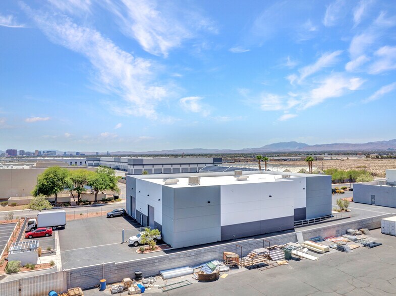 More Photos Of 2730 Brooks Ave, North Las Vegas Warehouse For Lease