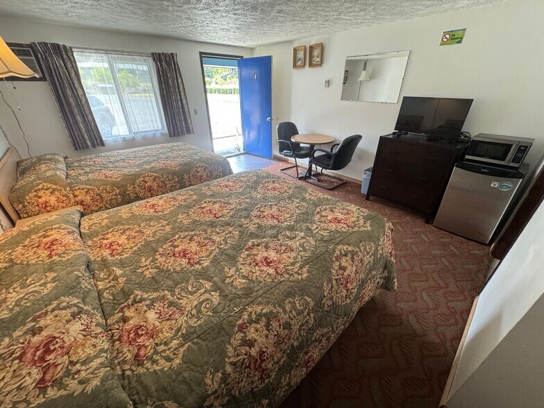 More Photos Of 2905 W Sunset Blvd, Spokane Hotel For Sale