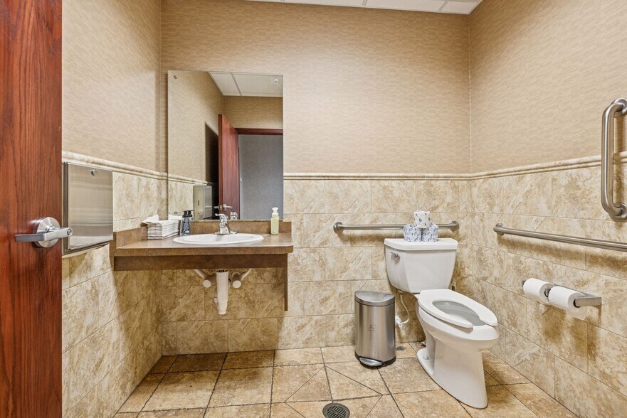 More Photos Of 3340 Sherman Ct, Eagan Medical For Sale