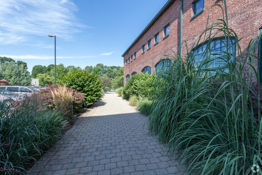 More Photos Of 166 Valley St, Providence Apartments For Sale