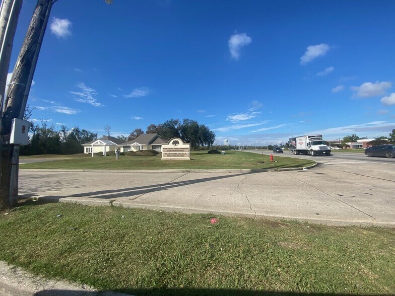 More Photos Of 669 Belle Terre Blvd, La Place Office For Lease