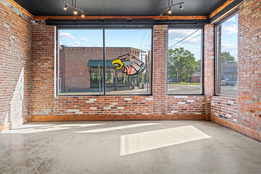 More Photos Of 103 E Broadway, Ashland Bar For Sale