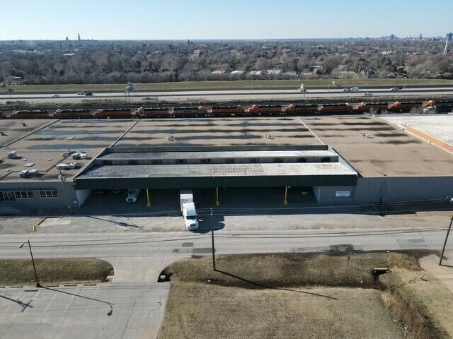 More Photos Of 3301 N Santa Fe Ave, Oklahoma City Warehouse For Lease