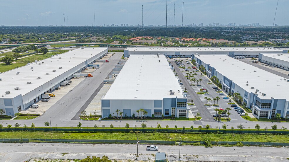 More Photos Of 1620 NW 215th St, Miami Gardens Unknown For Lease