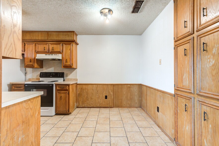 More Photos Of 7405 Waco Ave, Lubbock Apartments For Sale