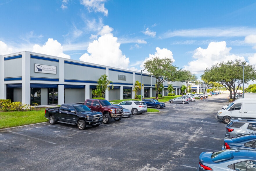 Primary Photo Of 11701 NW 102nd Rd, Medley Warehouse For Lease