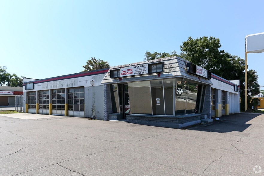 Primary Photo Of 1227 University Blvd N, Jacksonville Auto Repair For Sale