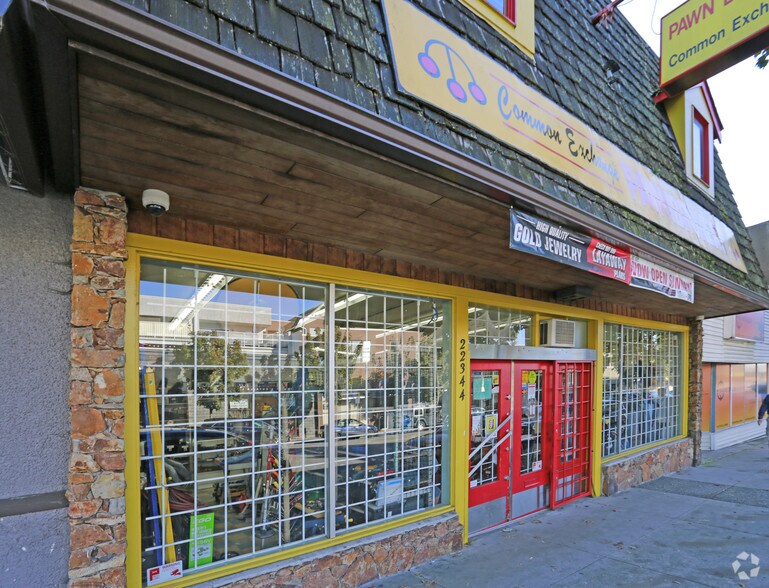 More Photos Of 22344 Lougheed Hwy, Maple Ridge Storefront For Lease