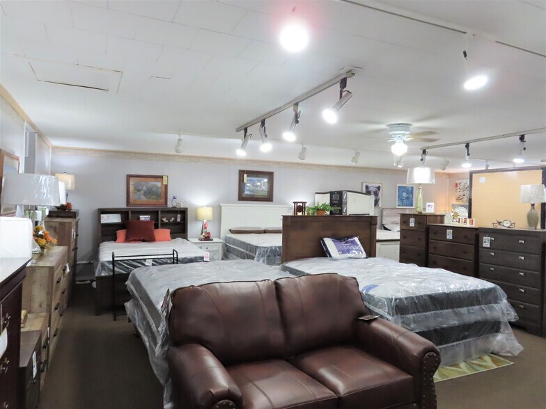 More Photos Of 231 Water, Conneaut Lake Freestanding For Sale