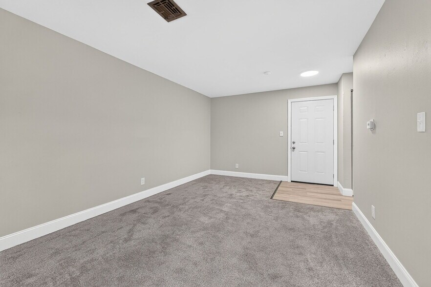More Photos Of 3670 Seabrook Ave, Columbus Apartments For Sale